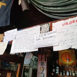 Annunci di chi cerca personale e chi vorrebbe imbarcarsi come equipaggio.