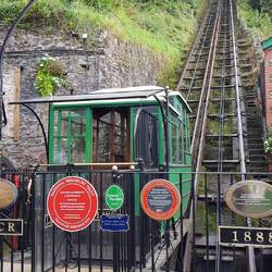 Die letzten Meter geniessen wir mit der Cliff Railway, eine Wasserballastseilbahn
