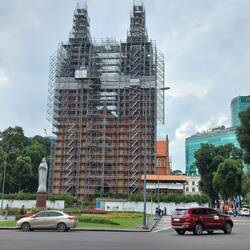 Notre Dame eingerüstet