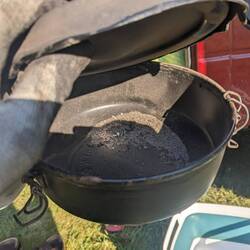 Der Zyklon-Vorfilter lohnt sich - da bleibt dem Luftfilter einiges erspart