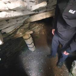 Ungerirdischi Höhli (2500 Johr aut)