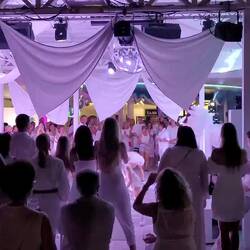 White Party - alle Gäste in weiß 👍