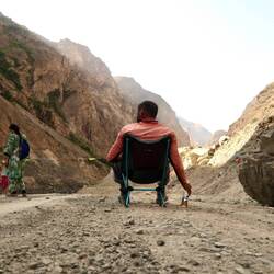 Die Straße ist gesperrt. Zum Glück hatte ich ein Bier dabei.