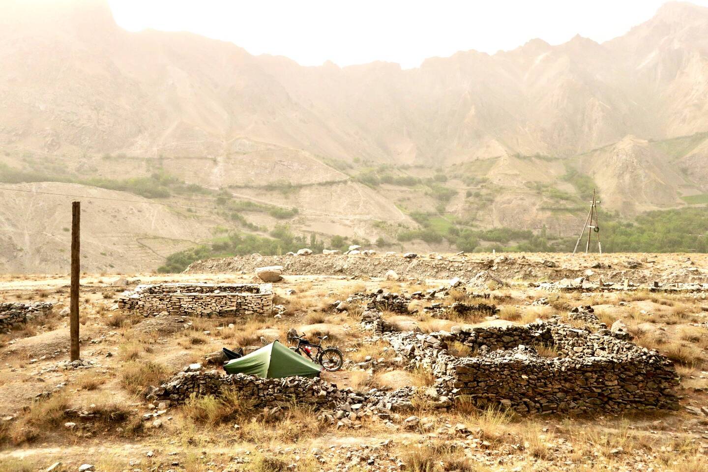 Mein Campingplatz auf einem Friedhof.