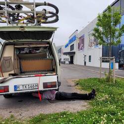 Voller Erfolgsgefühle direkt nächste Baustelle erledigt. Batterieverkabelung