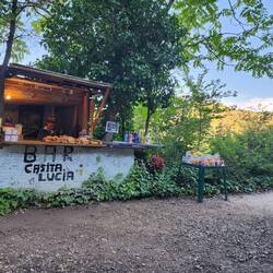 Food stands show up when you need them.