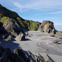Und sogar mit Treppenzugang zu unserem Wanderweg.
