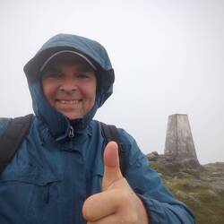 Am Gipfel des Ben Donich ⛰️