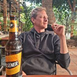 Matthias liebste Beschäftigung: rauchen und trinken