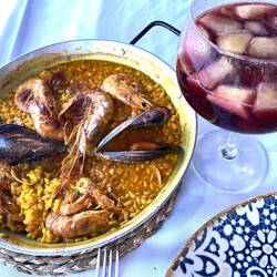 Paella de Marisco and Sangria