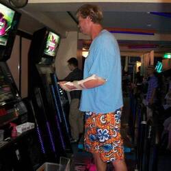 Jeff on the DDR machine. Note his left arm is immobilized.