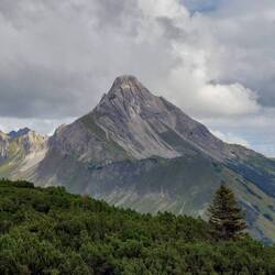 Der Biberkopf, auf dem Abstieg nach Lechleiten in Österreich!