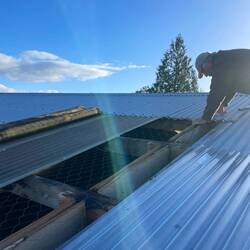 Reparatur vom Scheunendach