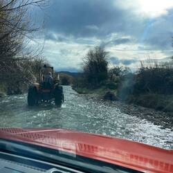 Der Fluss ist deutlich höher als noch im März
