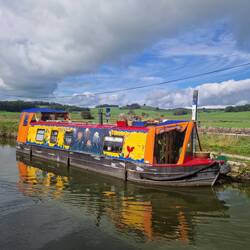 We passed a couple of boats we kmow of from Social Media. This is The Yellow Boat Lady