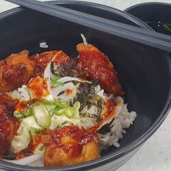 Korean Fried Chicken mit Reis