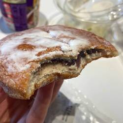 Neue Obsession: Pfannkuchen mit roter Bohnenpaste drin