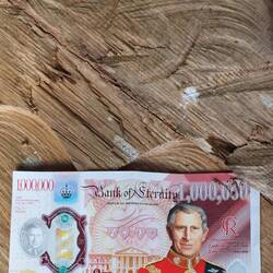 Vermisst jemand 1.000.000 £, wir haben sie an der Loisach gefunden!