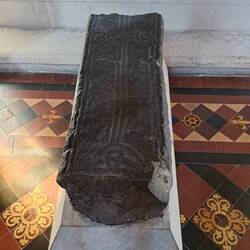 1000 Jahre alte Grabplatten