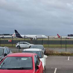 Lufthansa plane landing