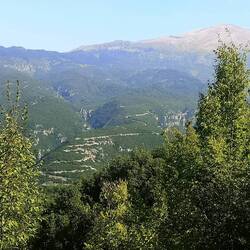 Das ist unsere gestrige Straße von der anderen Talseite aus gesehen