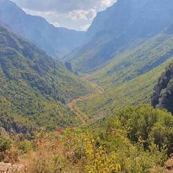 Der erste Blick in die Vikos Schlucht