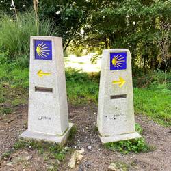 Which way? both lead to the same place. I went left.