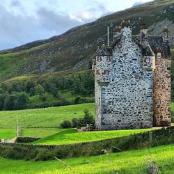 Forter Castle, a private residence. How lucky 🏰👑