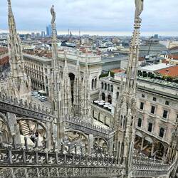 Pointed arches, pinnacles, flames, saints - all marble