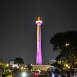 DAS NATIONAL MONUMENT WAR LEIDER UM 16 UHR SCHON GESCHLOSSEN. DAHER NUR EIN FOTO AUS DER ENTFERNUNG.