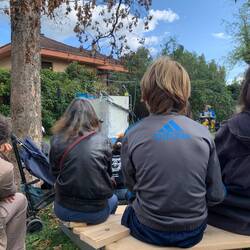 ZAD, police und französischer politischer Humor beim Puppenspiel