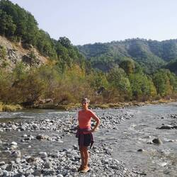 SPAZIERGANG AUF DEM WEG NACH METEORA