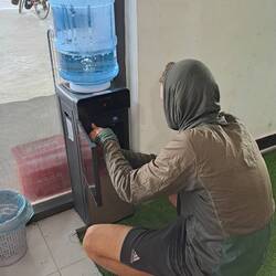 Reiseglück: Gratis-Wasserspender. Viel trinken hilft außerdem gegen die Höhenkrankheit