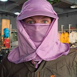 Neue Mode? Normaler chinesischer Sonnenschutz