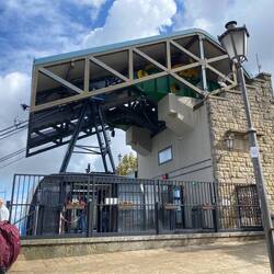 Man kann auch von gsnz unten mit der Seilbahn nach oben fahren