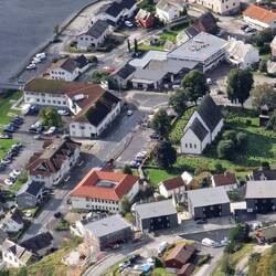 Gerade Runter ins Dorf gezoomt.