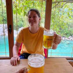 Nach 18km wandern haben wir uns ein Bier verdient!