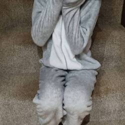 Me encontré un conejito 🐰 al salir del baño 😄