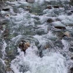 Hjellefossen in Bewegung.