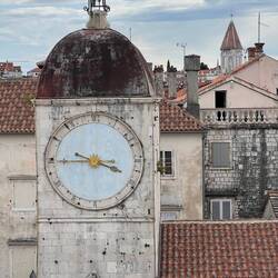 Old clock tower in Trogir. And it's time for us to Split! (Alain joke)