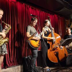 2 in 2 out jazz group from Prague.