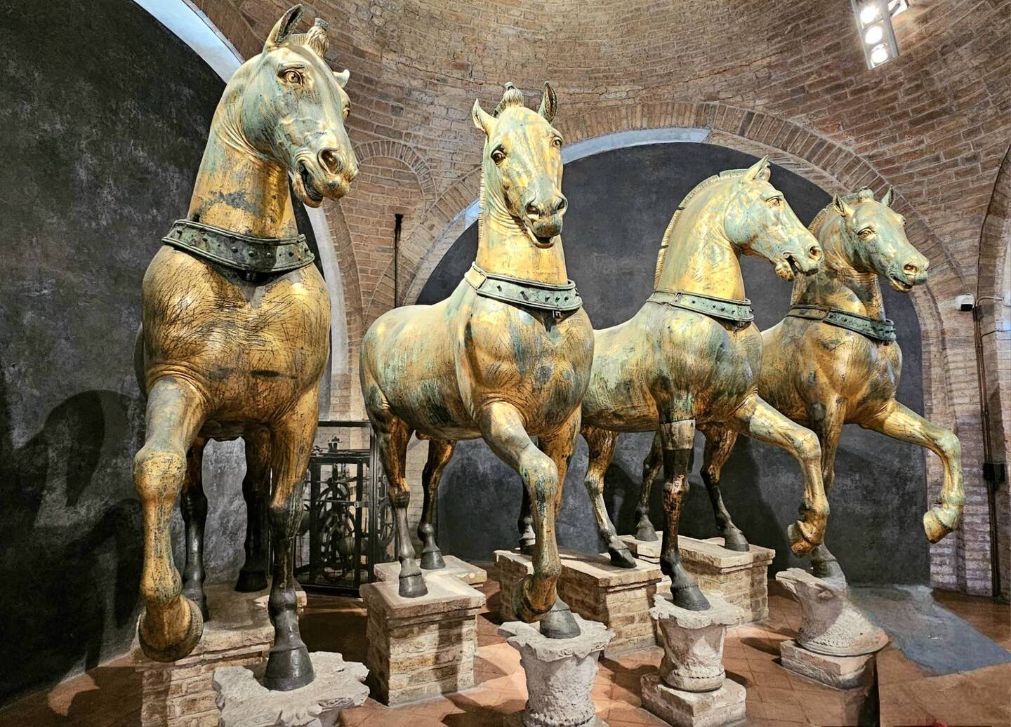 Bronze horses stolen from Constantinople