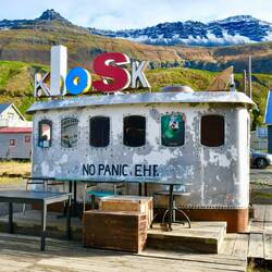 Unsere Fähre, - nein das ist ja nur der Kiosk