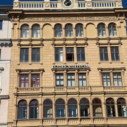 Louis Vuitton building