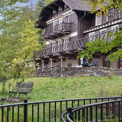Lake McDonald Lodge