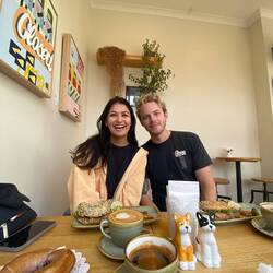 Seeing my bestfriends on the other side of the world for the first time 🥹