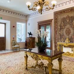 Museum foyer ... Mattheys Mansion — Arkas Sanat ... Bornova, İzmir.