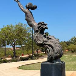 Tribute to Aboriginal pregnant women who were kidnapped and forced to skin dive for Pearls