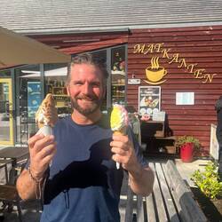 Happy as a pig with icecream