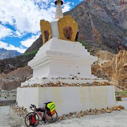 Hier dürfen buddhistische Stupas nicht fehlen